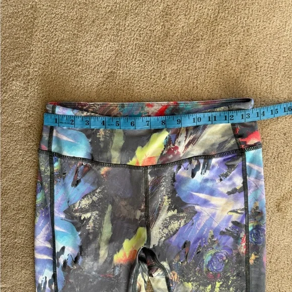 Layers Abstract Multicolor Performance Leggings - Picture 2 of 6